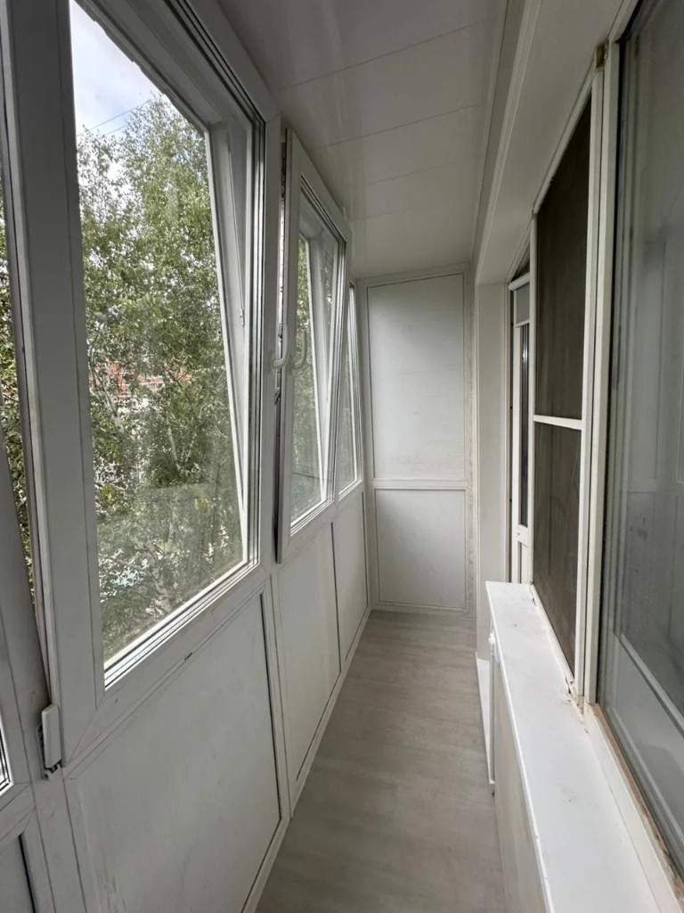 Монтаж балконного блока ПВХ с герметизацией